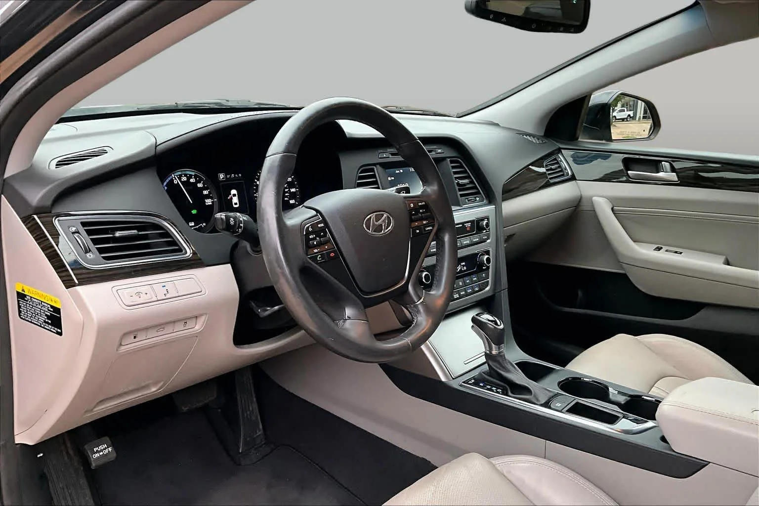 Used 2017 Eclipse Black Hyundai Limited image 15