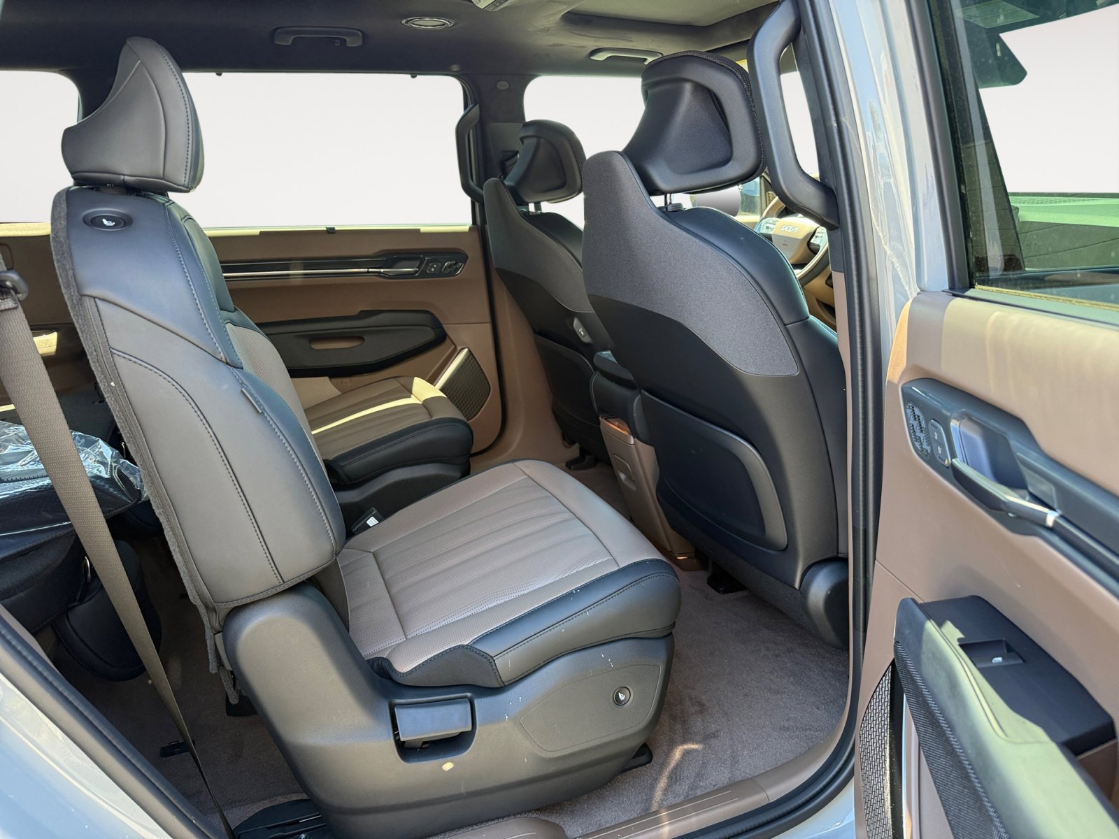 New 2026 Wolf Gray/Ebony Black Roof Kia GT-Line image 18