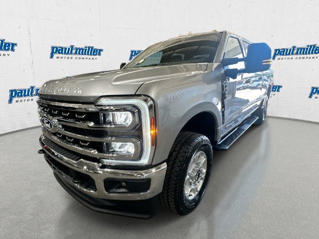 New 2027 Silver Ford XLT image 1