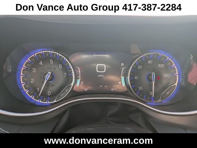 2025 Chrysler Pacifica Select - Photo 16