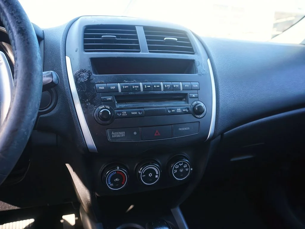 2011 Mitsubishi Outlander Sport ES - Photo 21