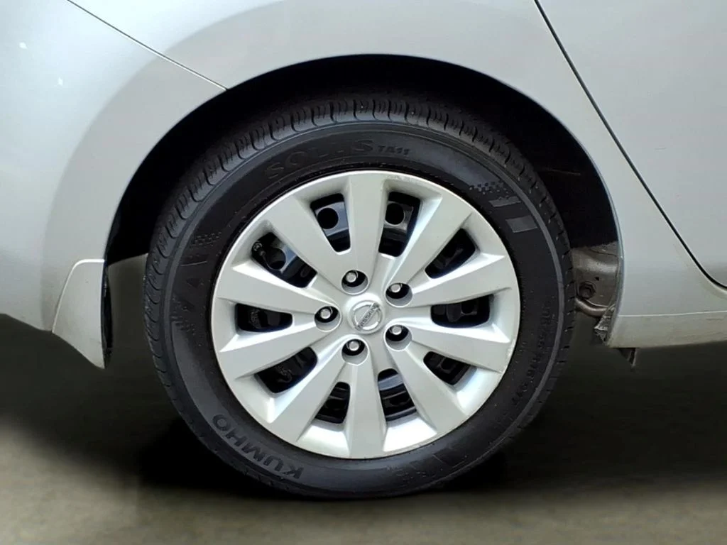 Used 2016 Silver Nissan S image 34