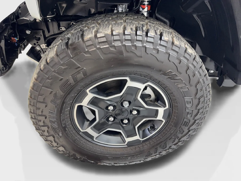 Used 2023 White Jeep Mojave image 81