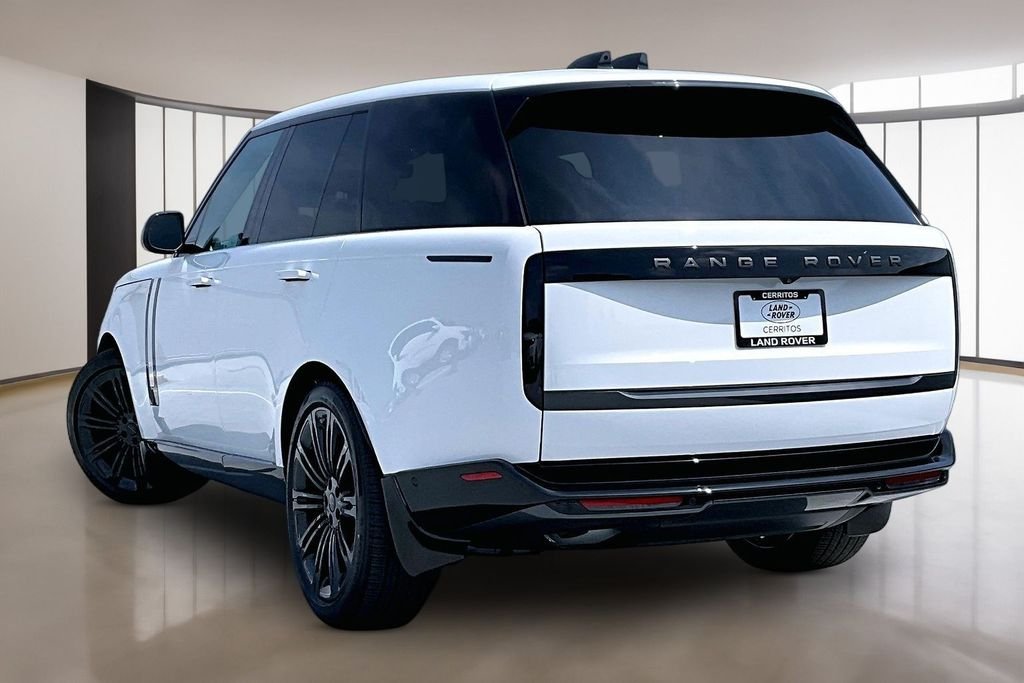 New 2026 FUJI WHITE Land Rover SE image 3