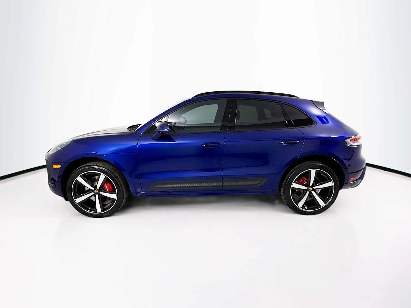 New 2026 Gentian Blue Metallic Porsche S image 2
