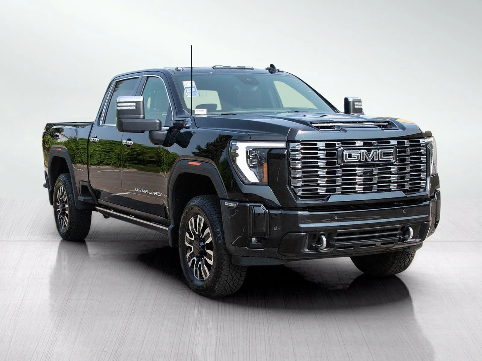 Used 2026 Onyx Black GMC 4WD Crew Cab 159 Denali Ultimate image 8