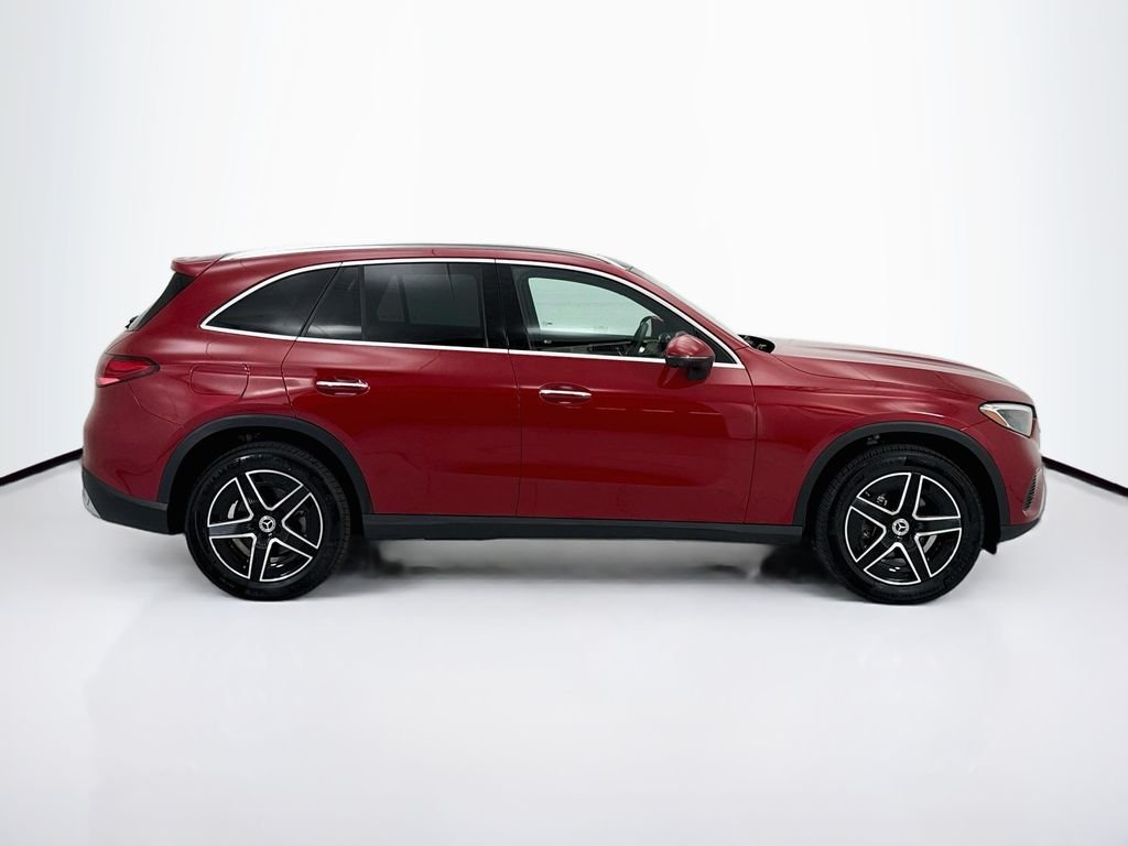 Certified Used 2026 MANUFAKTUR Patagonia Red Metallic Mercedes-Benz GLC 300 image 4