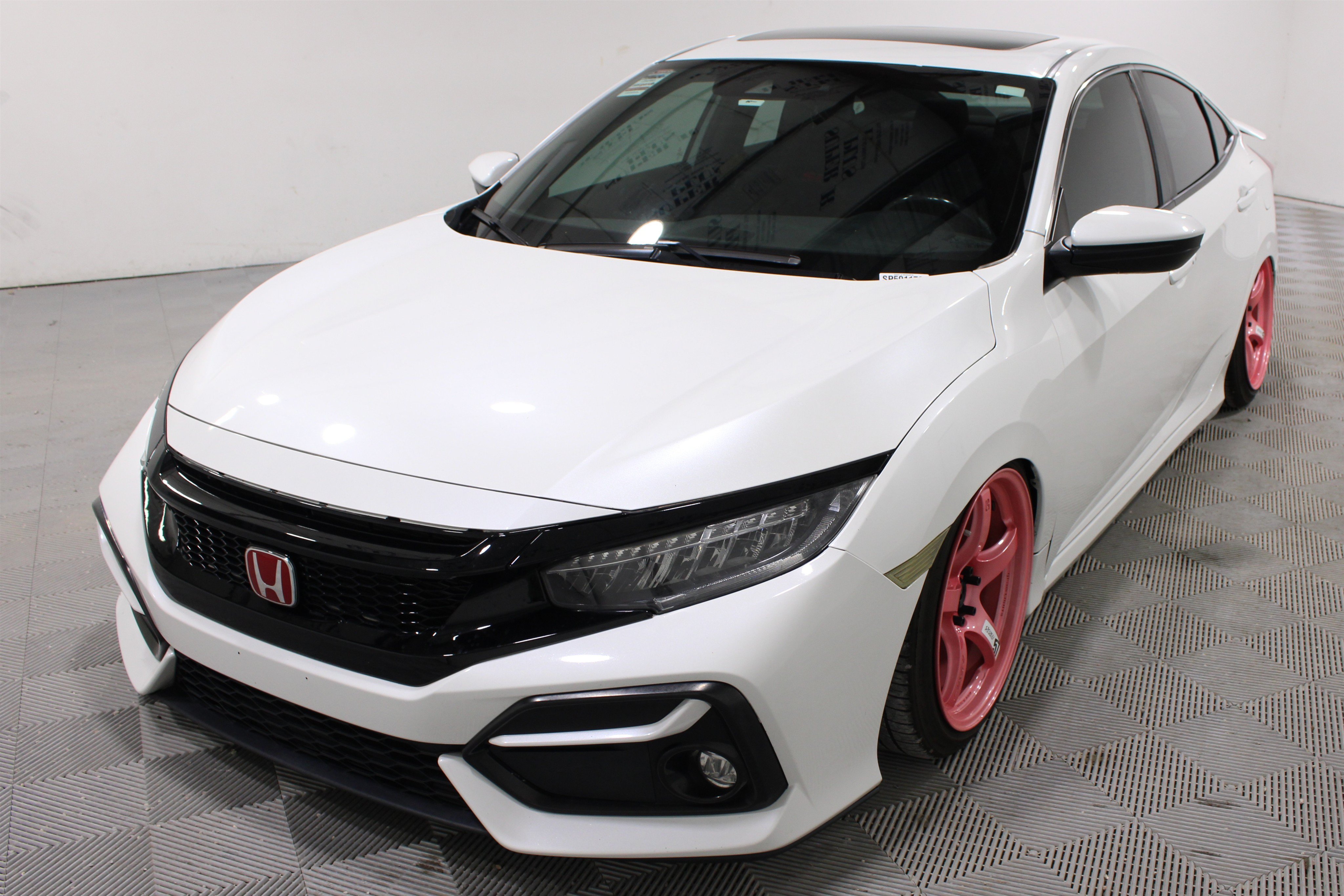 Used 2020 Platinum White Pearl Honda  image 31