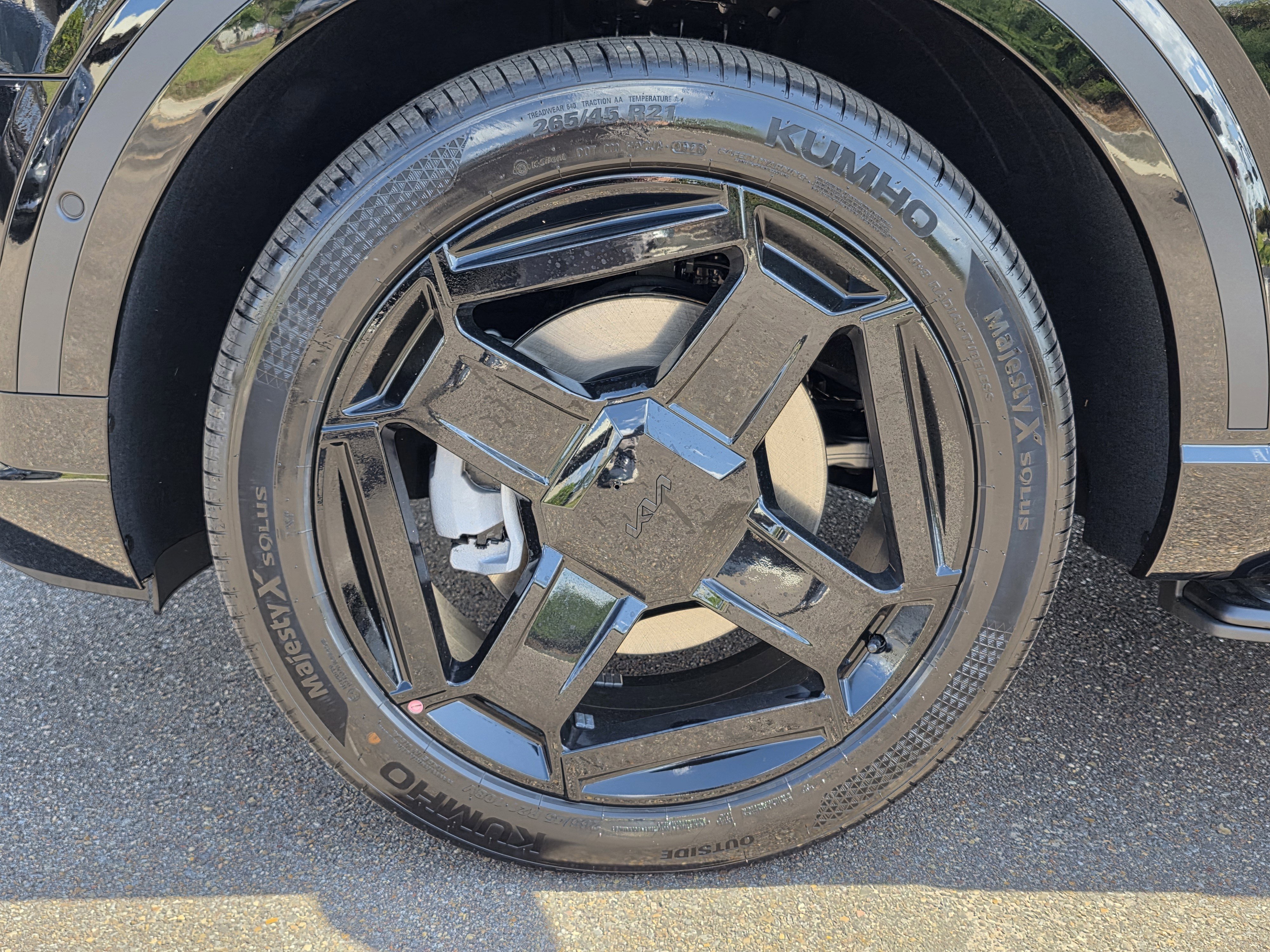 New 2027 Ebony Black Kia X-LINE SX image 23