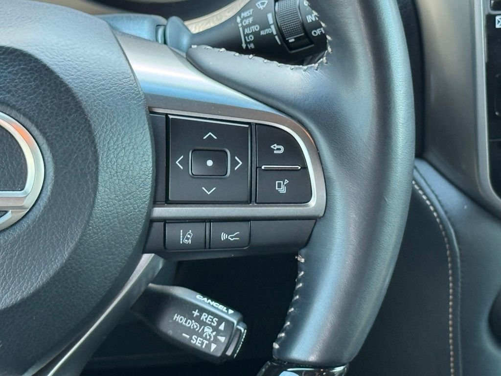 Used 2023 Black Lexus 460 image 29