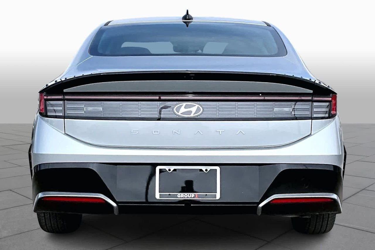 New 2026 Aero Silver Hyundai SEL Sport image 4