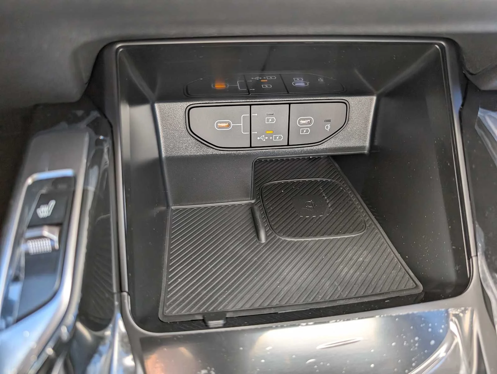 2026 Kia Sorento EX - Photo 24