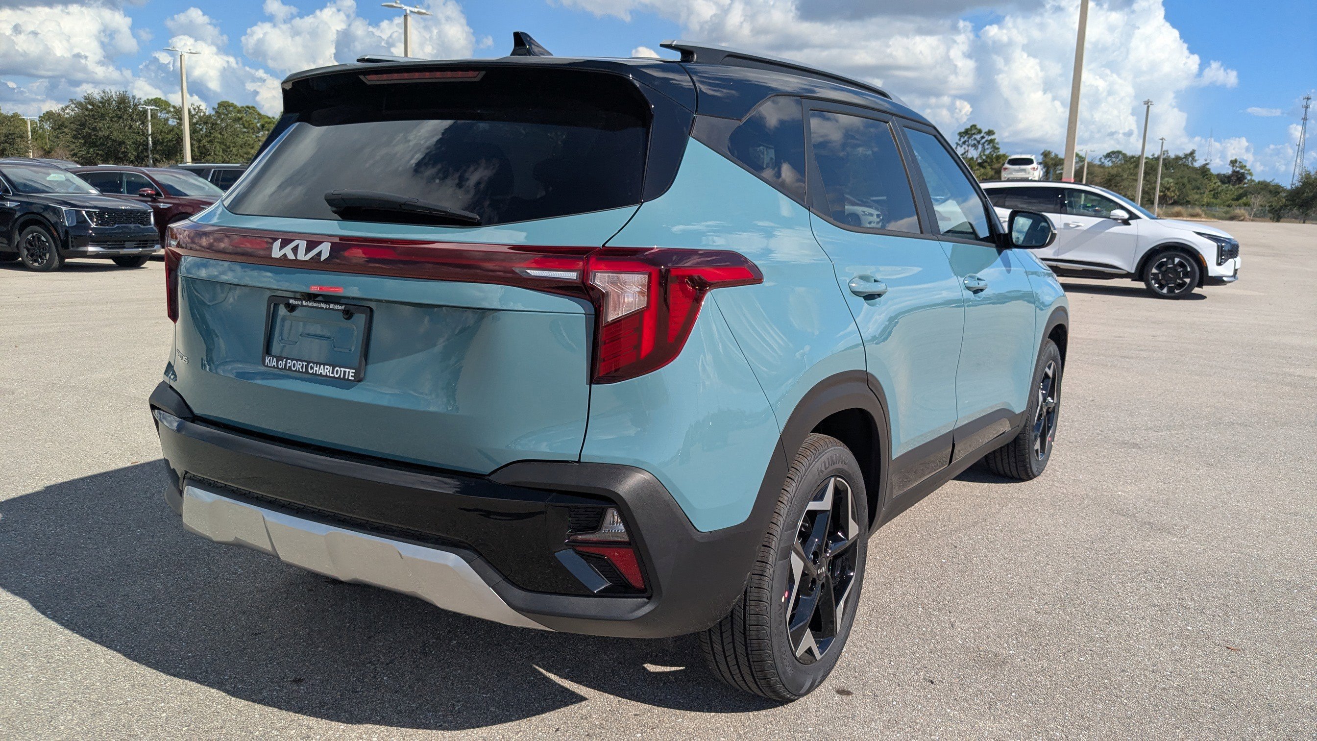 New 2026 Pluton Blue / Black Roof Kia S image 5