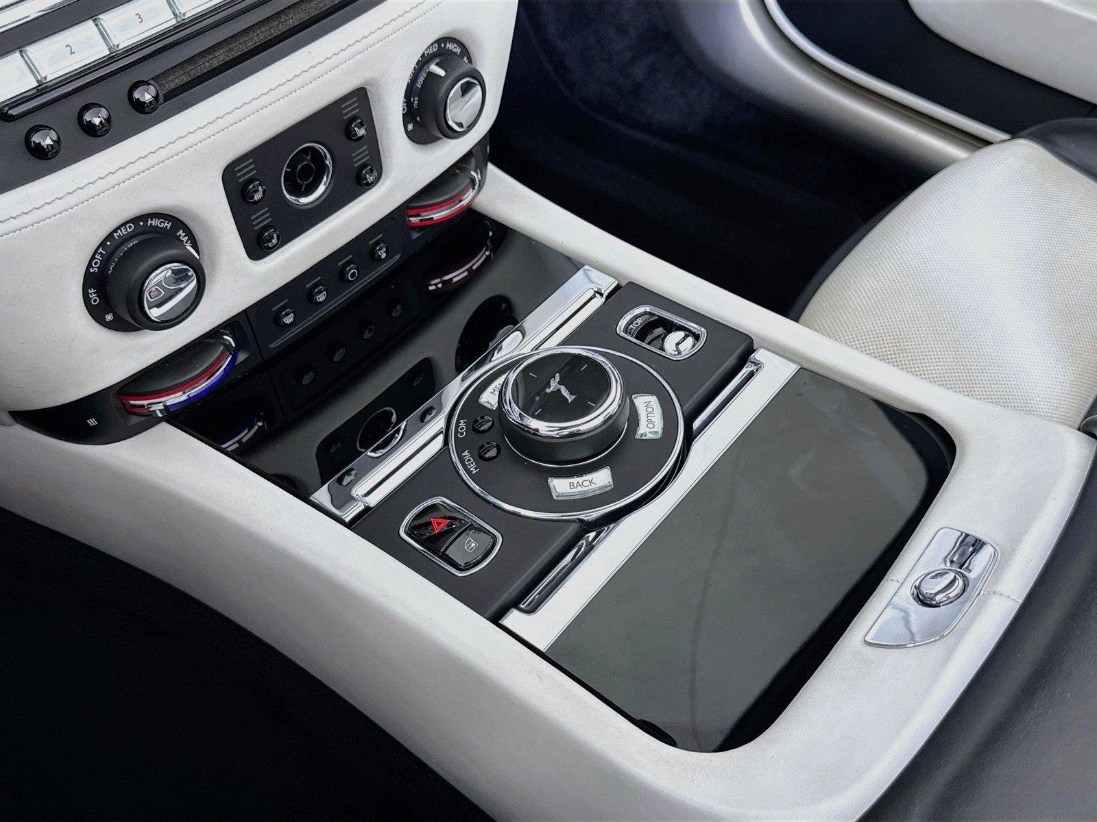 Used 2018 Obsidian Rolls-Royce  image 20