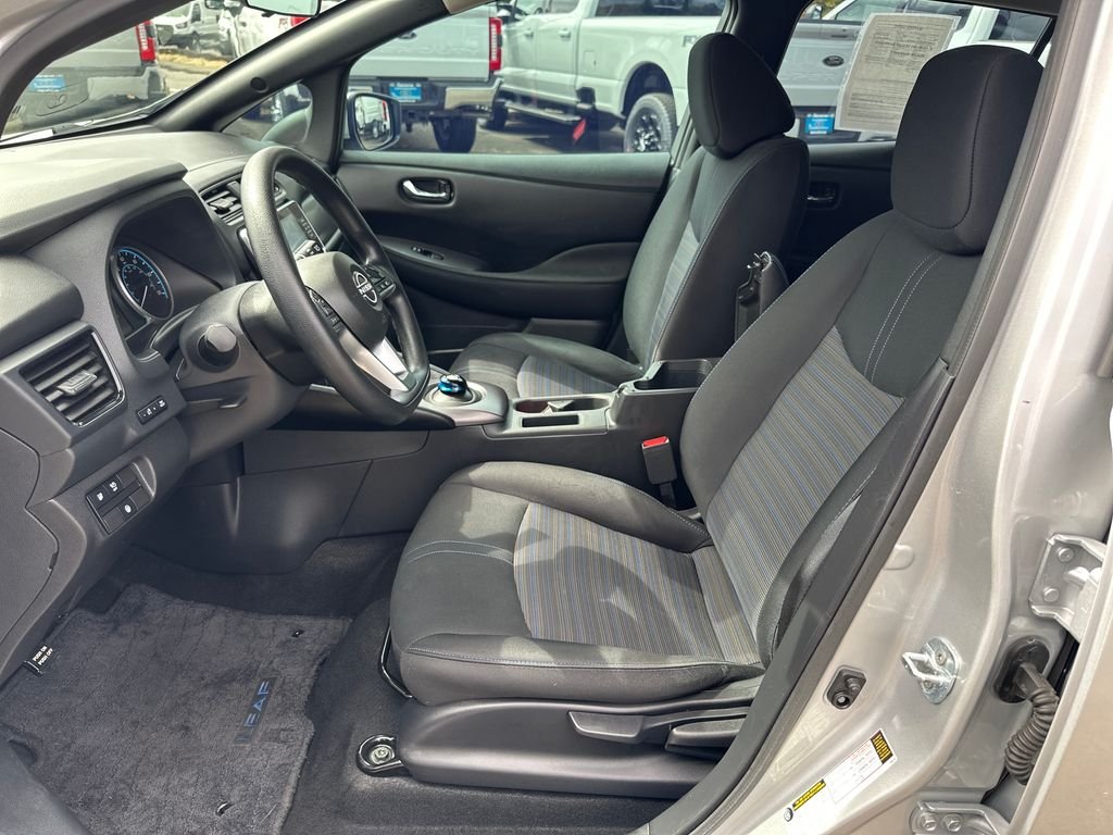 Used 2023 Silver Nissan S image 12