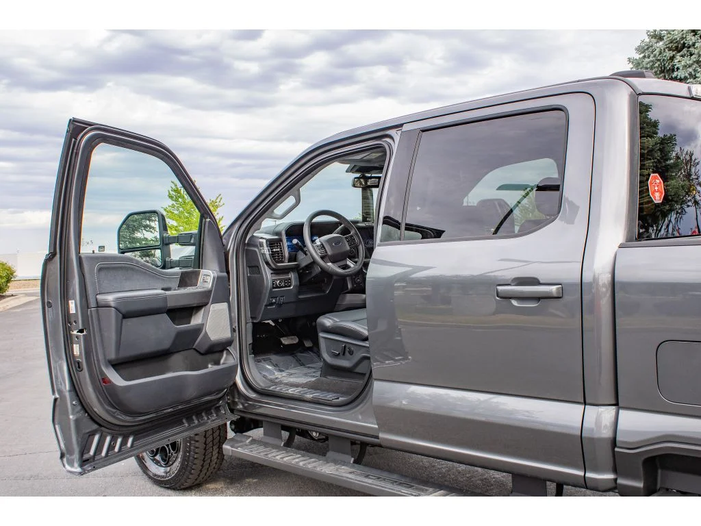 New 2026 Carbonized Gray Metallic Ford F-350® Lariat® image 30