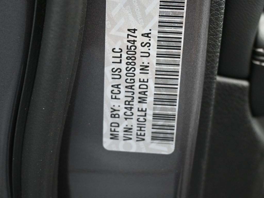 New 2025 Baltic Gray Metallic Clear-Coat Exterior Paint Jeep Altitude X image 20
