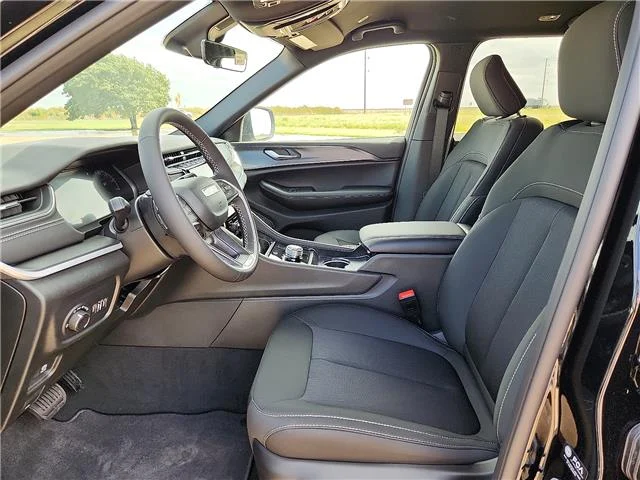 New 2027 PX8 High Gloss Jeep LAREDO 4X2 image 10