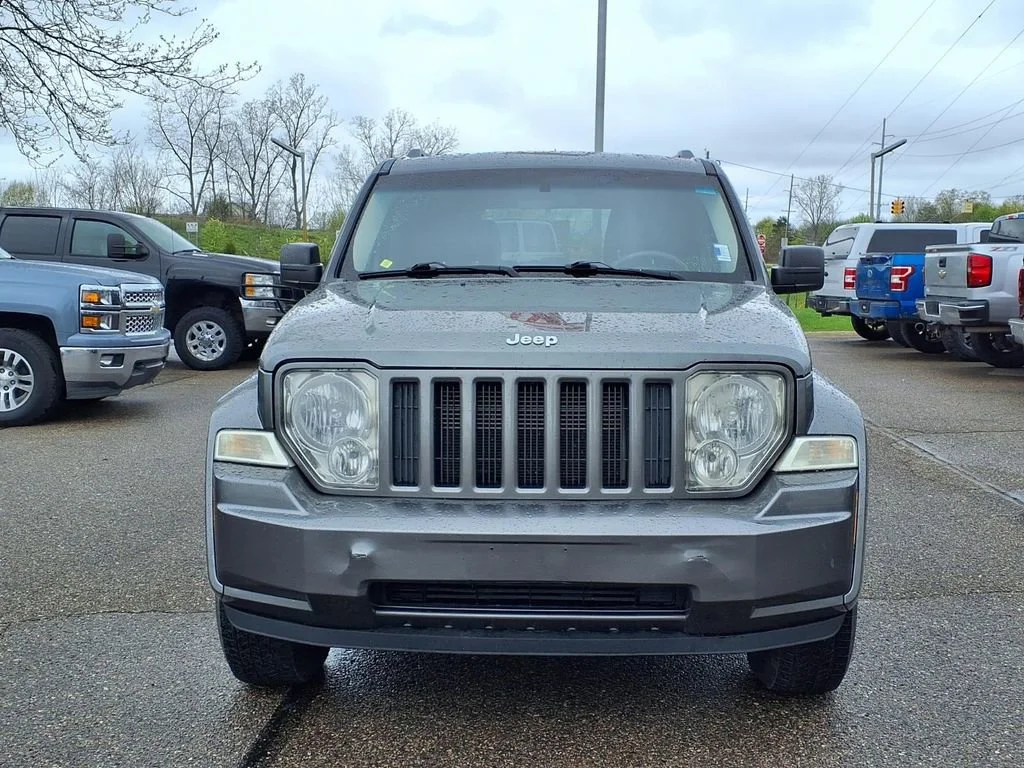 Used 2007 Jeep Liberty Sport with VIN 1J4GL48K97W695924 for sale in Howell, MI