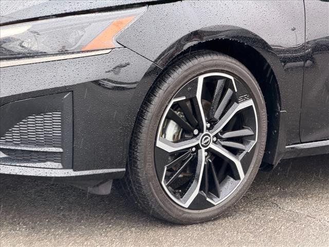 Used 2024 Super Black Nissan 2.5 SR image 26