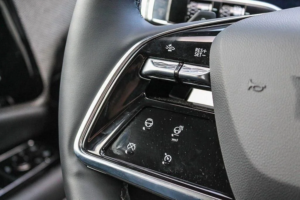 2025 Cadillac OPTIQ Sport 1 - Photo 22