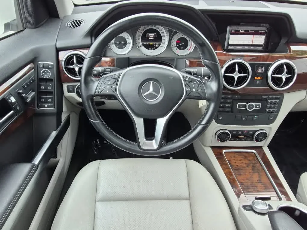 Used 2013 Polar White Mercedes-Benz GLK 350 image 8