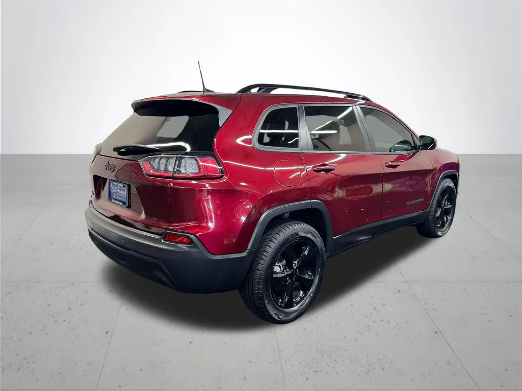 Used 2021 Red Jeep Altitude image 8