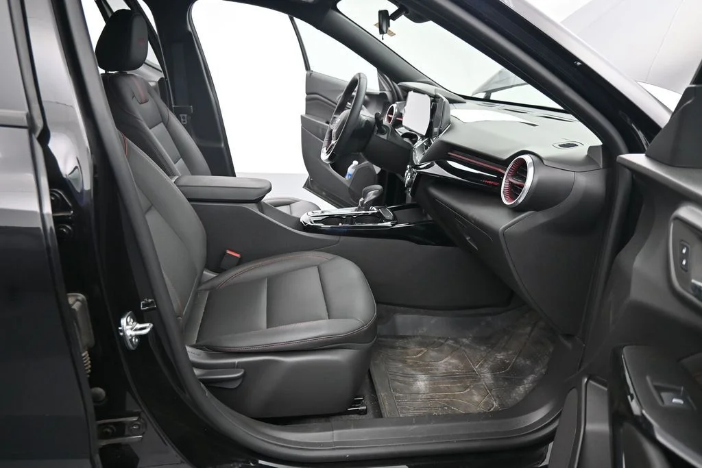 Used 2025 Black Chevrolet 2RS image 17