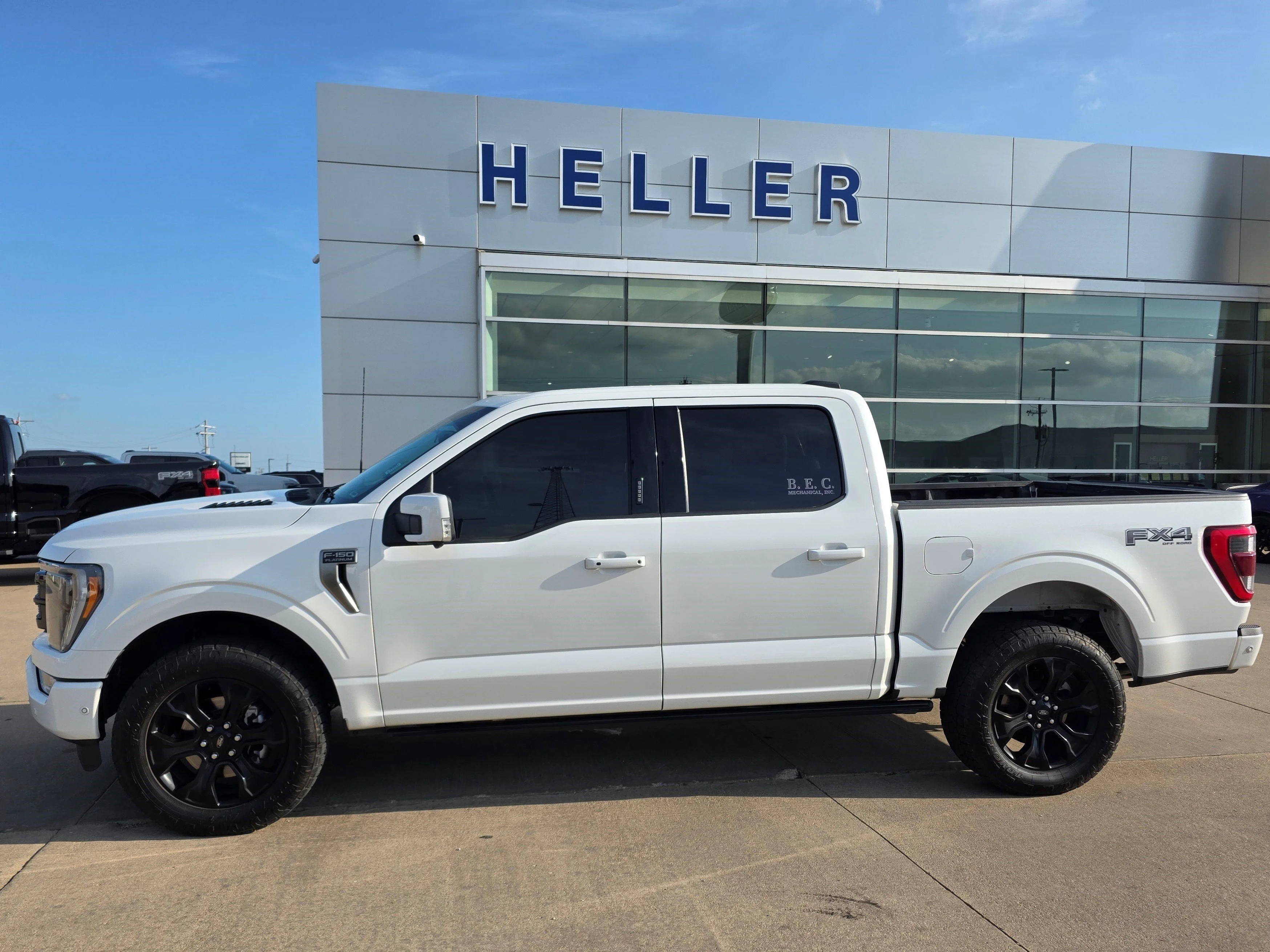 Used 2023 Star White Metallic Tri-Coat Ford Platinum image 3