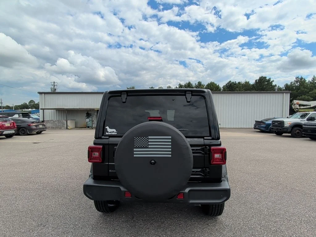 Used 2025 Black Jeep Sahara image 6