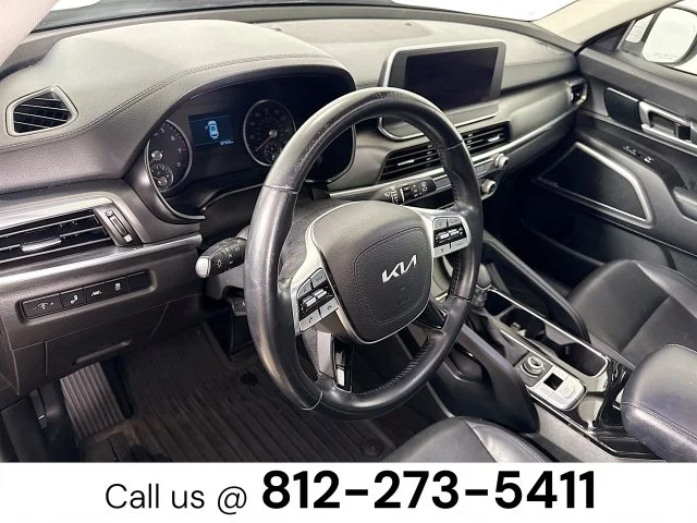Used 2022 White Kia S image 9