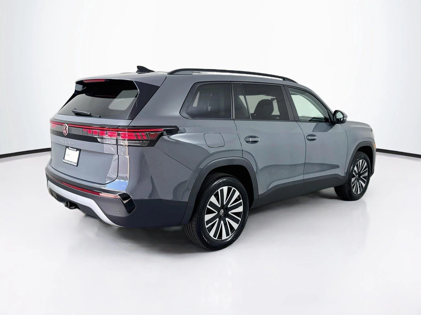 New 2027 Pure Gray Volkswagen SE w/Technology image 2