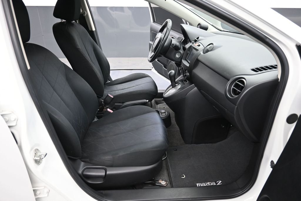 Used 2013  Mazda Sport image 19