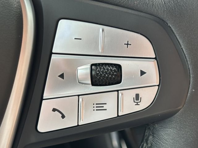 Used 2023 White BMW xDrive30i image 21