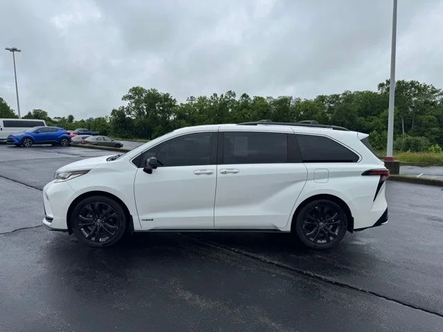 Used 2021 Super White Toyota XSE image 6