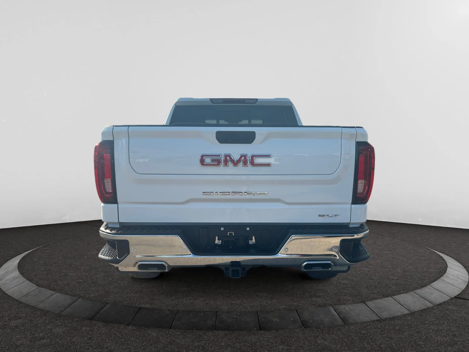 Used 2024 White GMC SLT Crew Cab 6.2L Leather Sunroof 4x4 image 4
