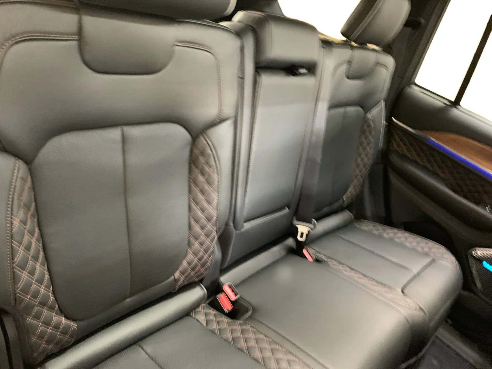 New 2026 Diamond Black Crystal Pearl Jeep Summit image 18
