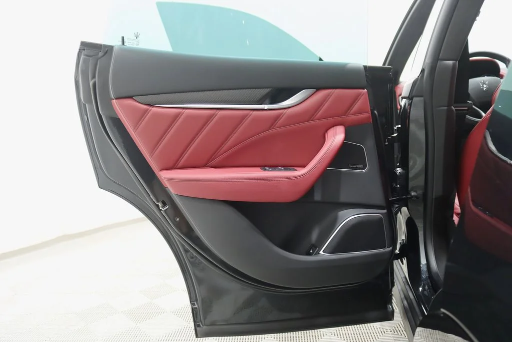 Used 2022 Black Maserati Modena image 36