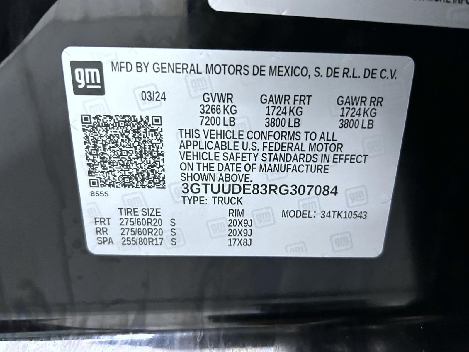 Used 2024 Black GMC SLT image 25