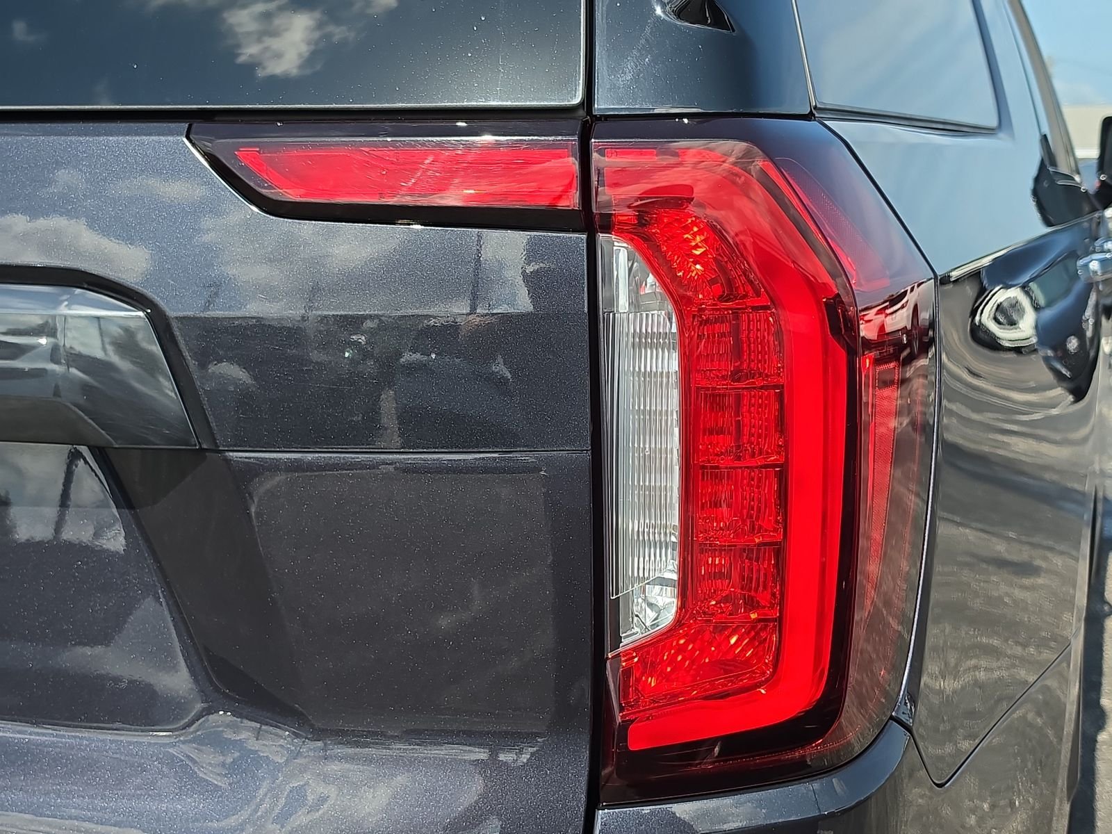2023 GMC Yukon XL Denali Ultimate - Photo 8