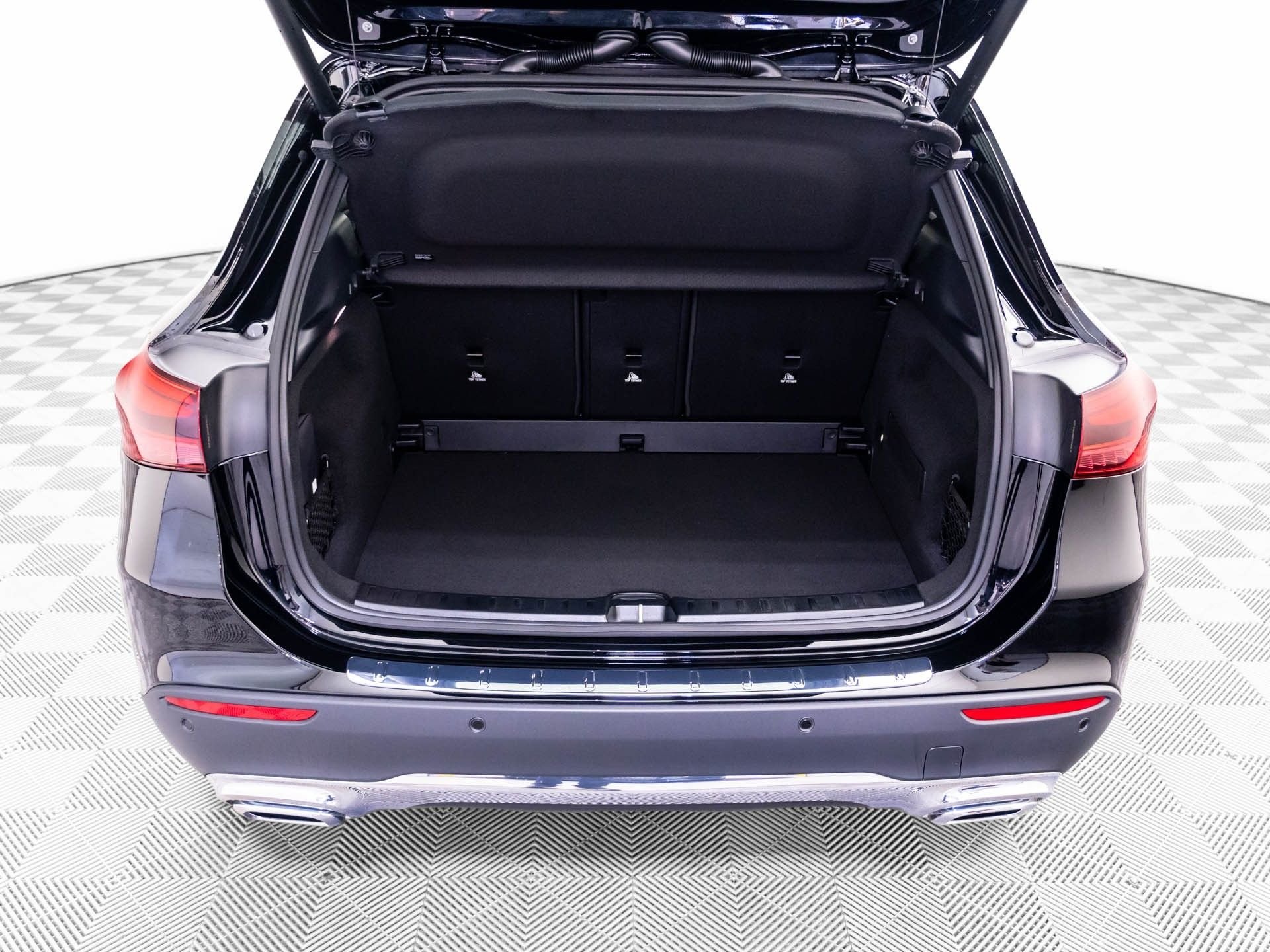 New 2026 Black Mercedes-Benz GLA 250 image 30