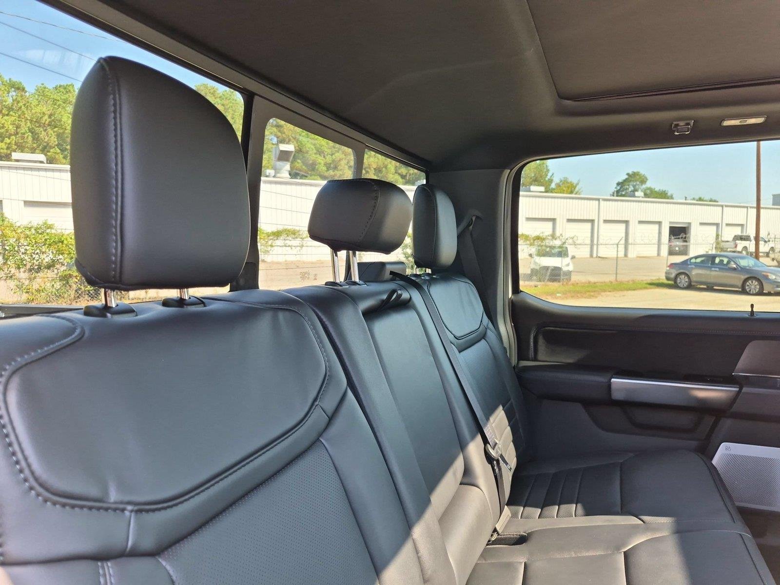 New 2027 Star White Metallic Tri-Coat Ford F-250® Platinum® image 34