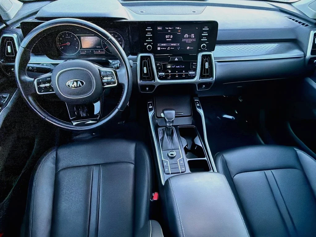 Used 2021 Silver Kia S image 14