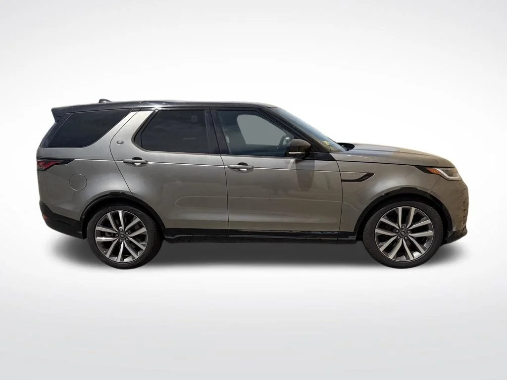 Used 2025 Silver Land Rover Dynamic SE image 5