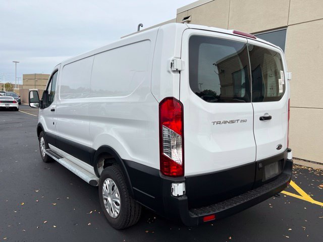 Used 2025 White Ford Base image 3