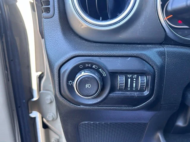 Used 2022 Beige Jeep Unlimited Sahara image 20