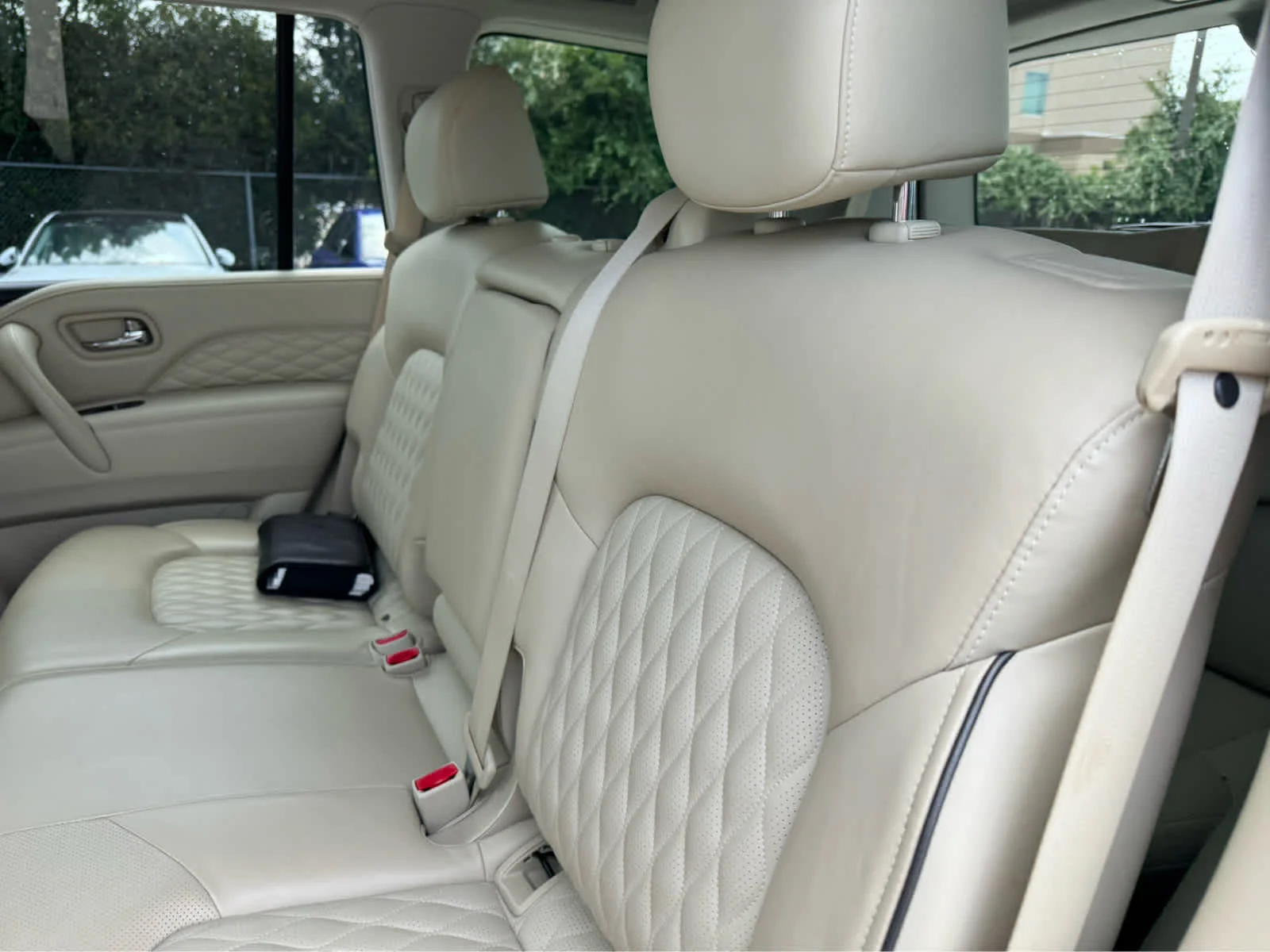 Used 2019 Moonstone White INFINITI LUXE image 27