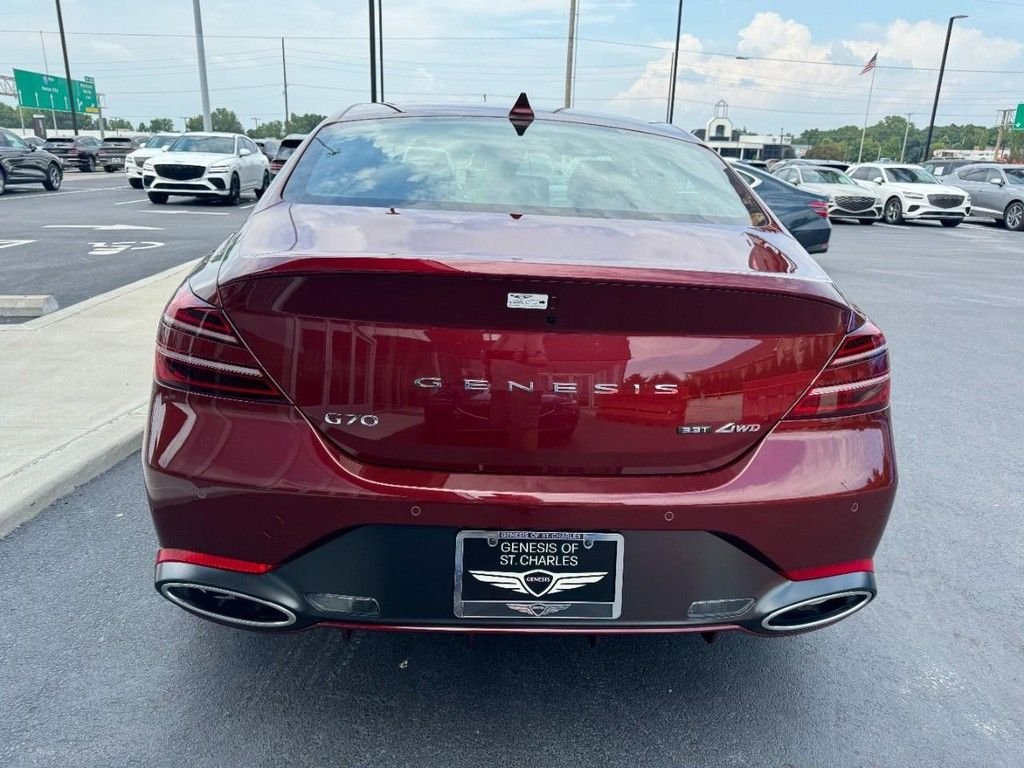 New 2026 Cavendish Red Genesis 3.3T SPORT PRESTIGE image 4