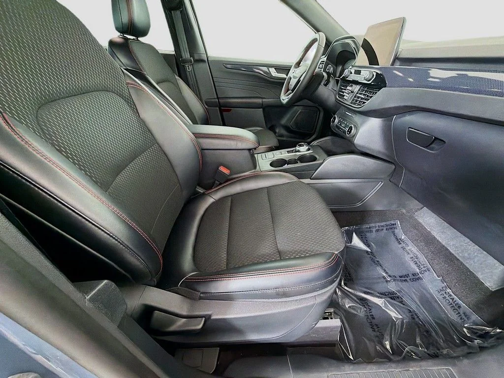 Used 2025 Vapor Blue Metallic Ford ST-Line image 21