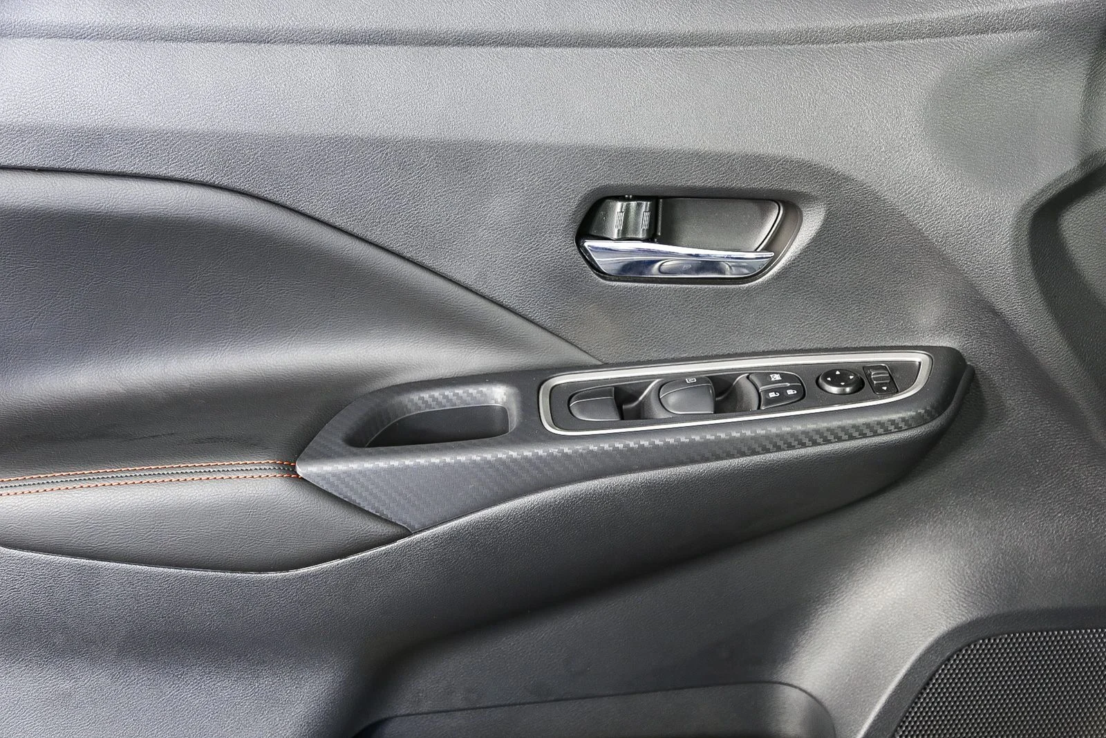 2025 Nissan Versa Sedan SR - Photo 22